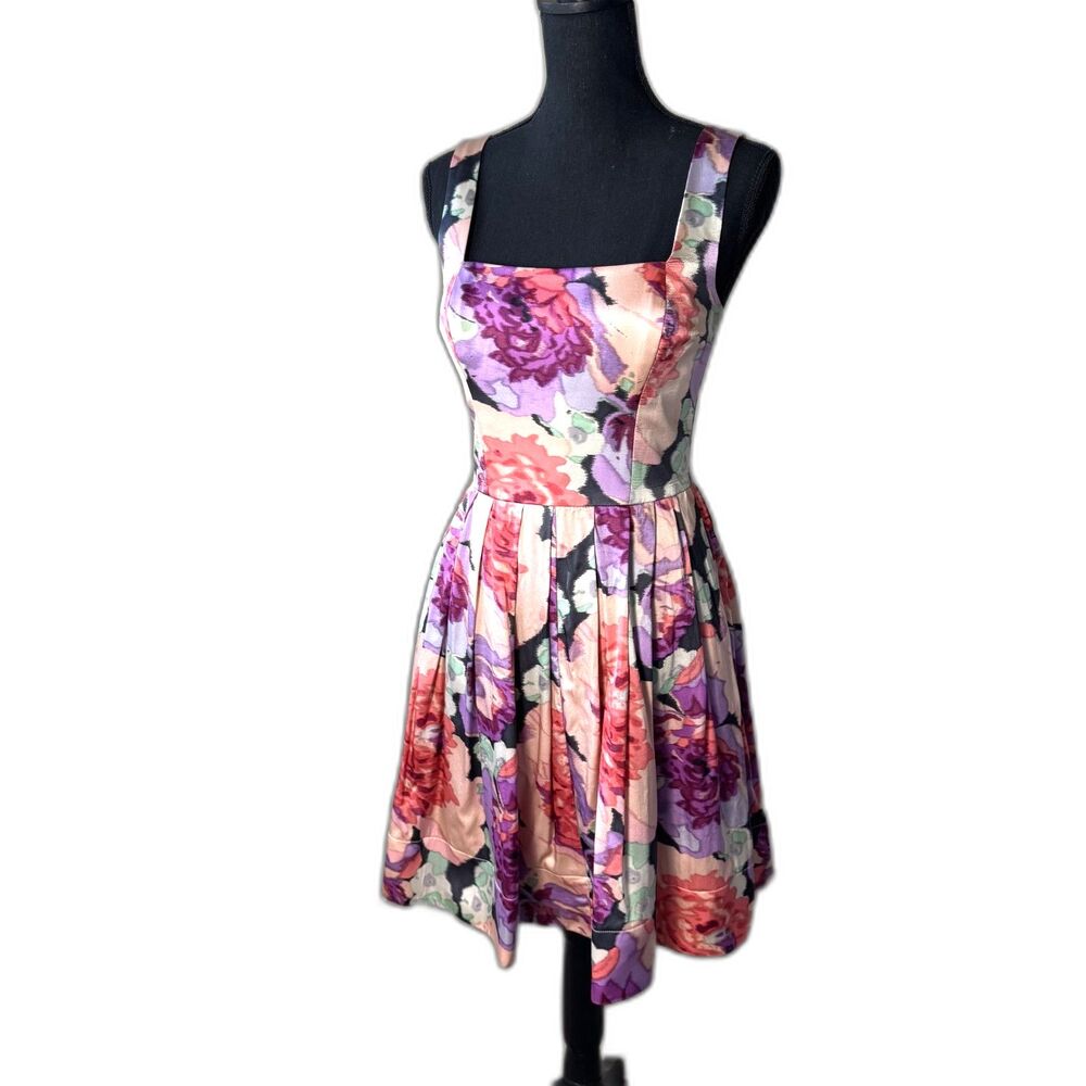Size 4 Y2K Vintage Betsey Johnson 100% silk pleated skater dress pockets 10521